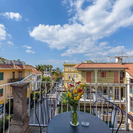 Apartment Maramia - Boutique 4-bedroom Near The Beach, Sorrento Downtown & Services - Feeling Italy
